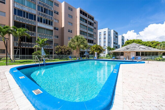 Photo - 319 NE 14th Ave Unit 705