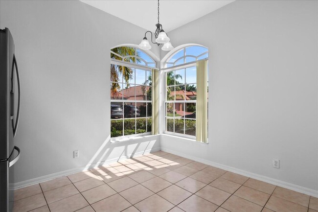 Photo - 5143 Elpine Way