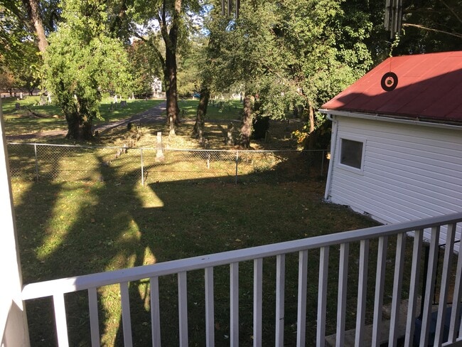 120 W Whitlock Ave