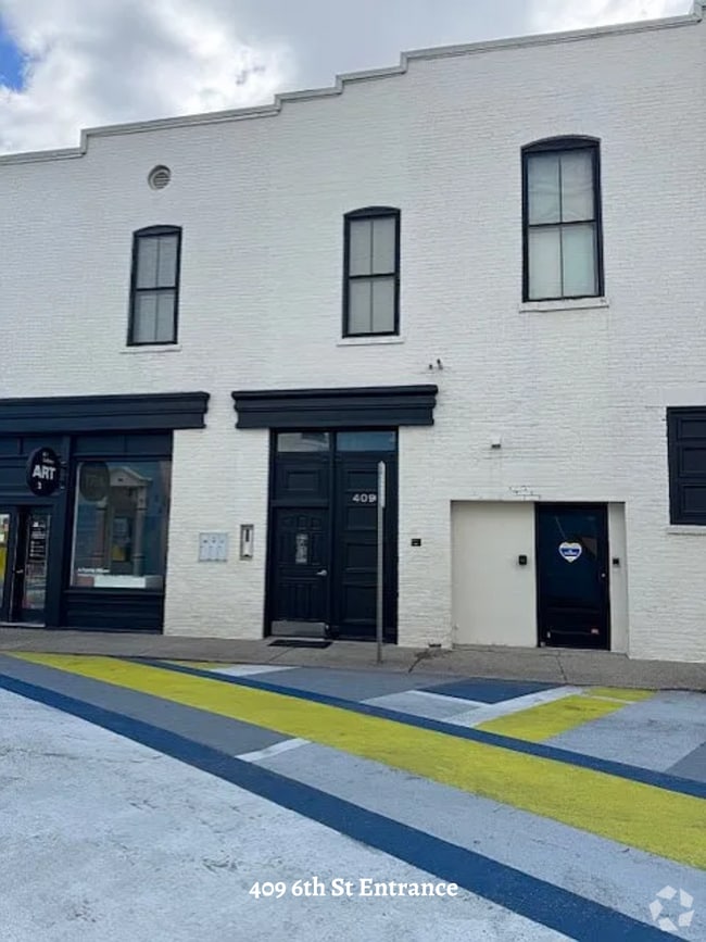 Building Photo - 6th Street Apartments