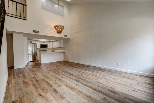 Photo - College Ave Condo Unidad H120