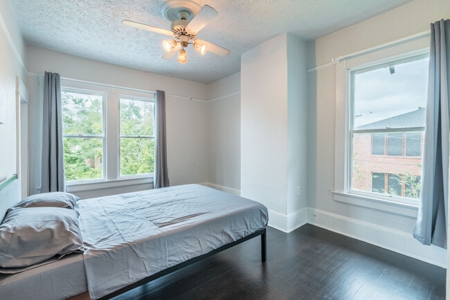 Photo - 2680 Post St