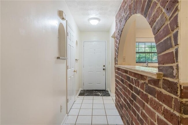 Photo - 5000 Village Green Way