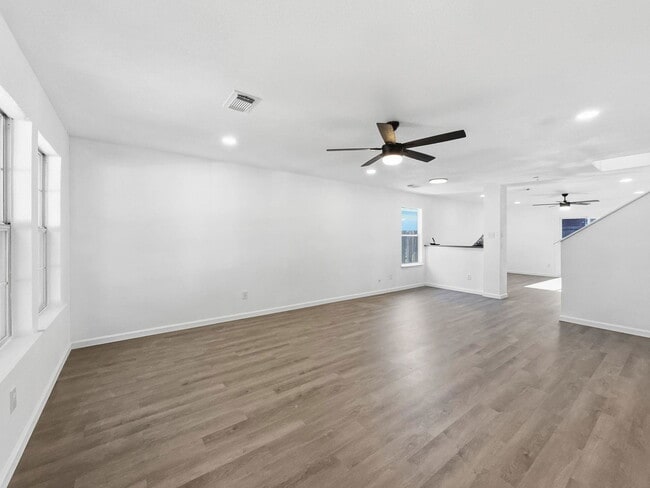 Photo - 4907 Fox Mill Ln