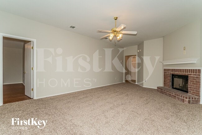 Photo - 207 Amherst Dr