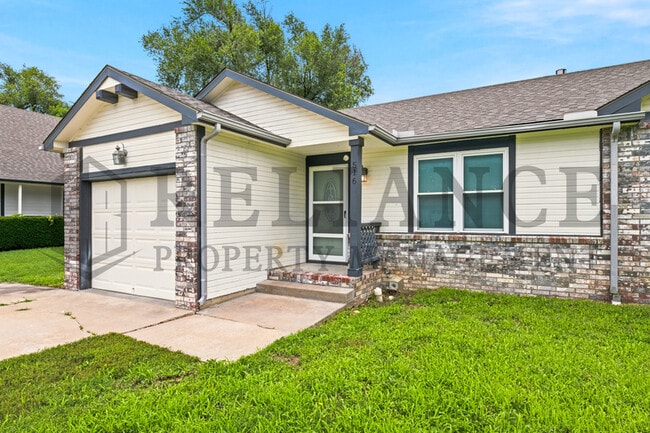 Photo - 516 N Lakeside Dr