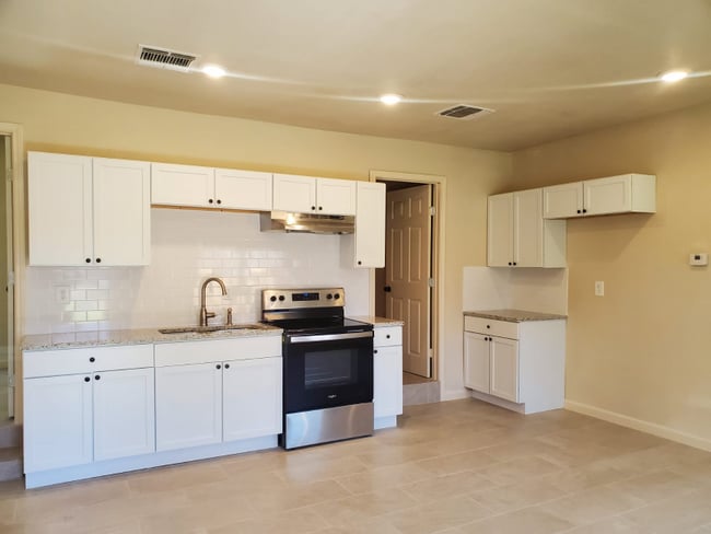 Photo - 118 Esmeralda Dr Unidad 104