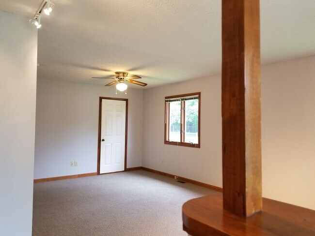 Photo - * August 2026* GREAT 3 Bed House!!