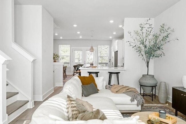 Photo - 1575 Cedars Rd SE