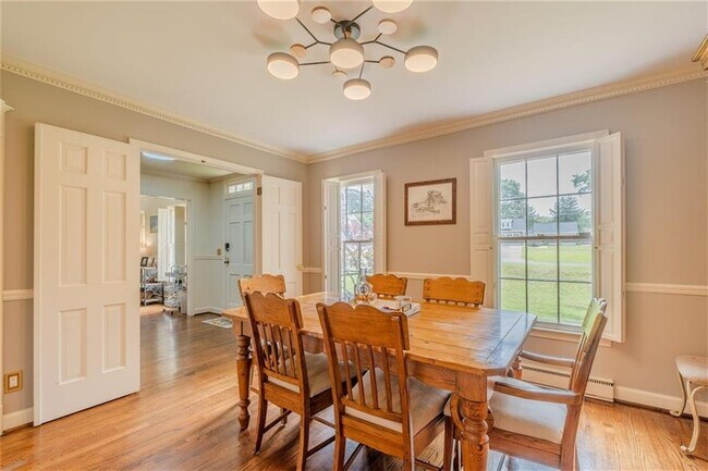 Photo - 227 W Lakeshore Dr