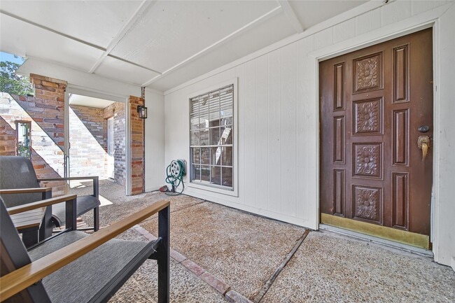 Photo - 131 Phanturn Ln