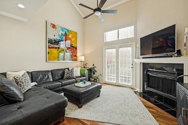 Photo - 6004 Auburndale Ave Unidad E