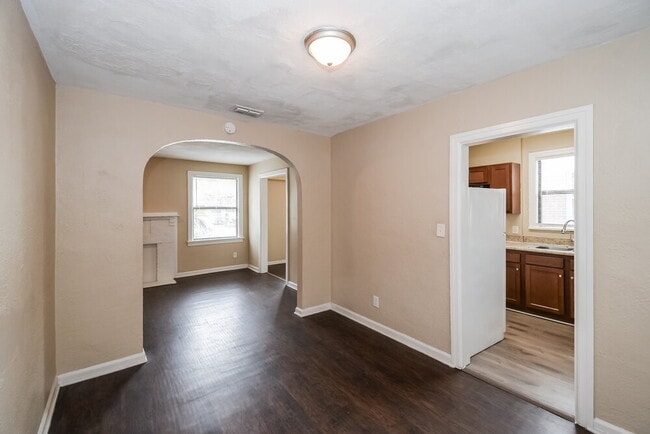 Photo - 346 W 68th St