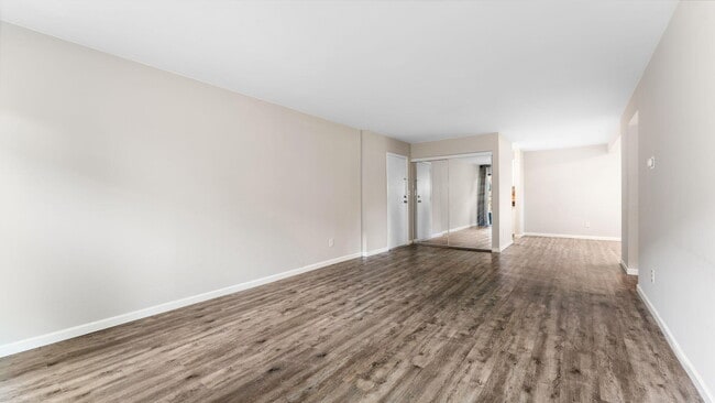 1225 S Maple Rd Unit 105