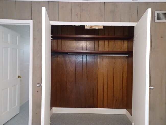 Photo - 1719 Oakley Ct