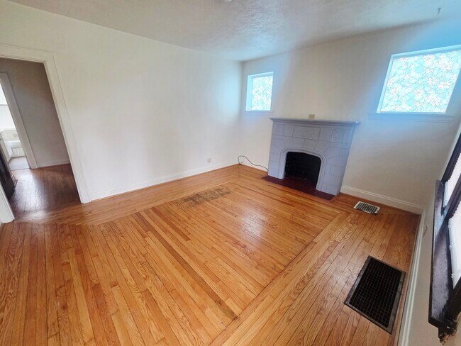 Photo - 3147 Evergreen Ave Unit 1