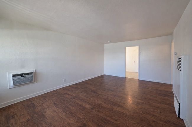 Photo - 1916 E Hunter Ave