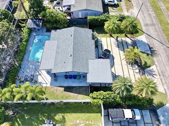 Photo - 16231 SW 99th Ct