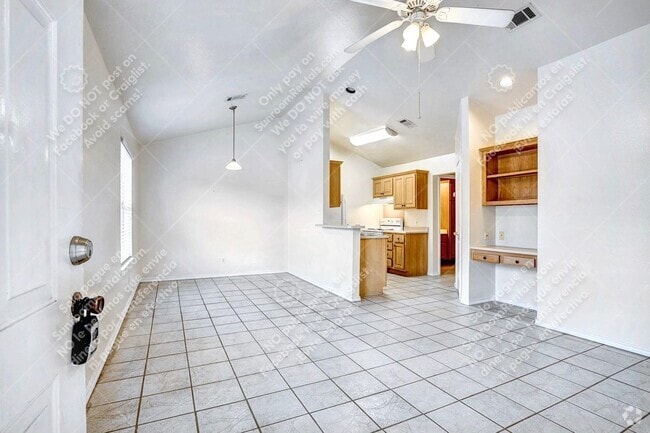 Building Photo - 427 Lindsey St Rental