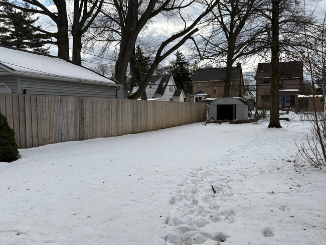 Photo - 17407 Woodbury Ave