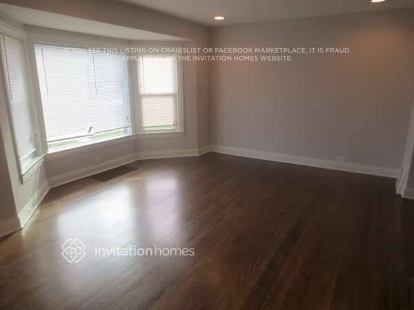 Photo - 8228 S Christiana Ave