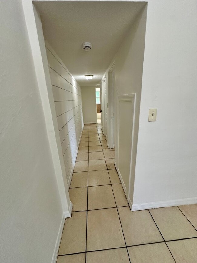 3116 Lawrence St Unit 3116 Lawrence St