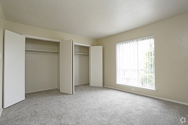 1BR,1BA - 650SF - BEDROOM
