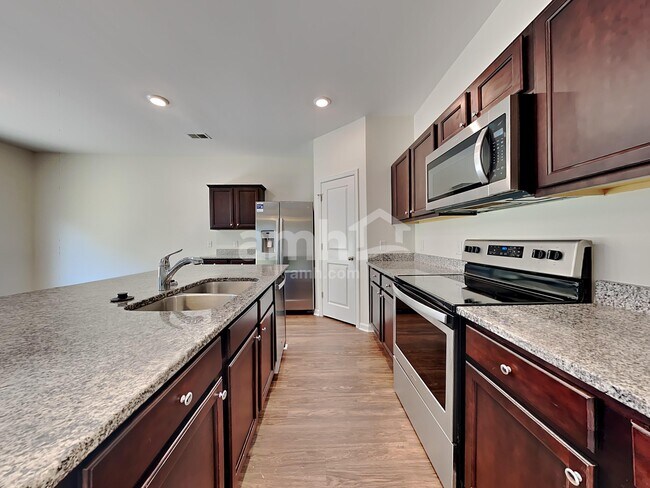 Photo - 123 Orion Way