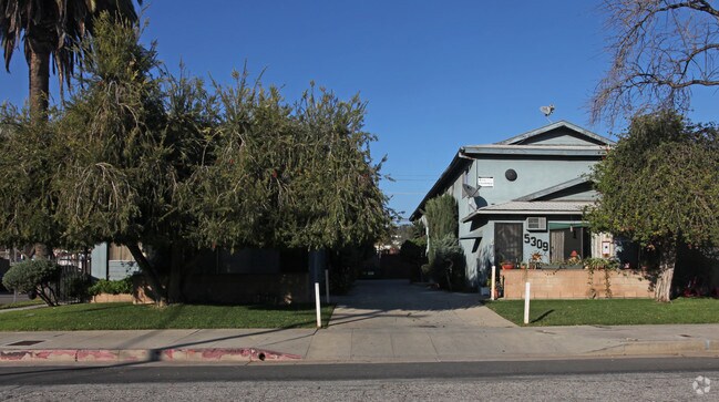 Photo - 5307-5309 Lincoln Ave