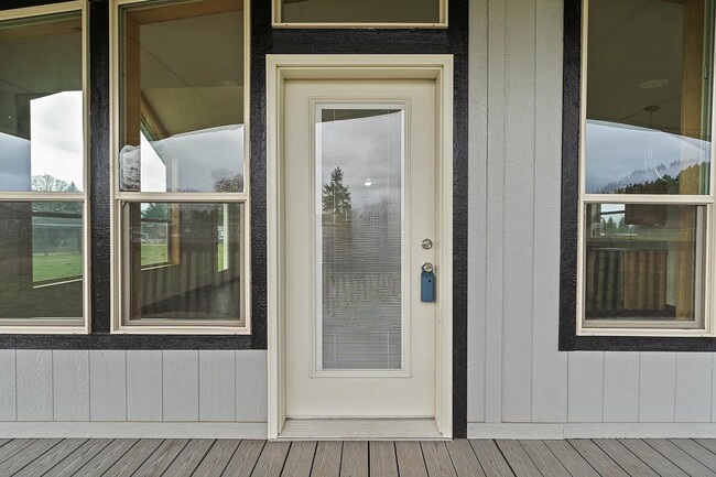 Photo - 210 Mossyrock Rd W