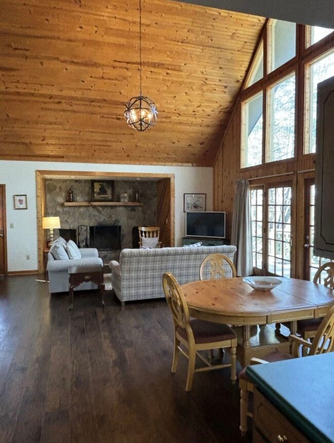 Photo - 559 Chalet Village Dr