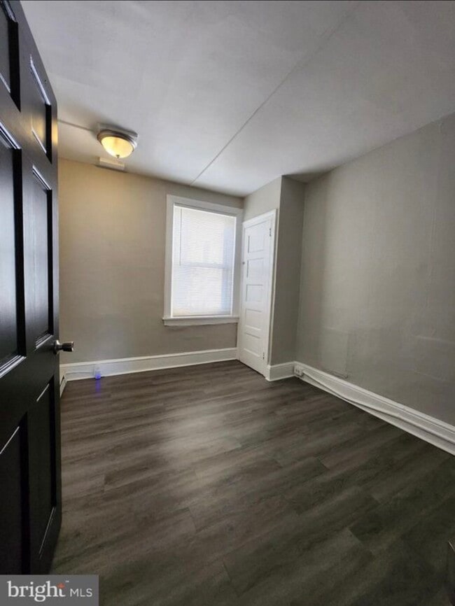 Photo - 408 W 30th St Unit Apt 2