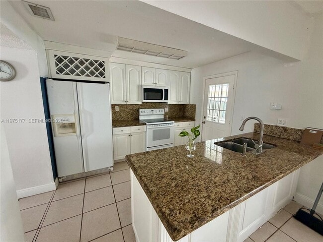 Photo - 8556 NW 8th St