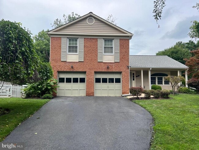 6 Bouldercrest Ct