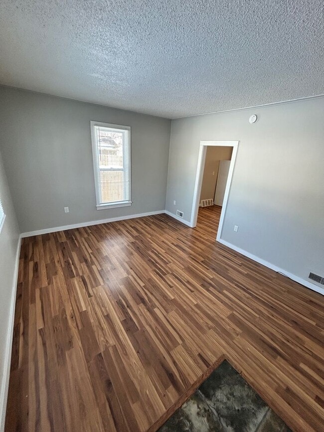 Photo - 90 E Mark St Unit 2