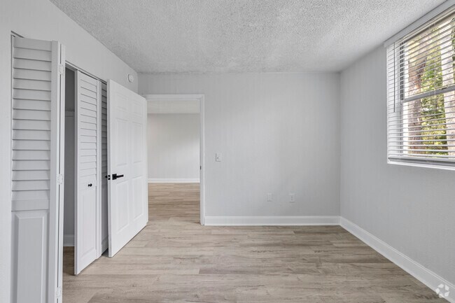 2BR, 1BA - 725 SF - Primary Bedroom