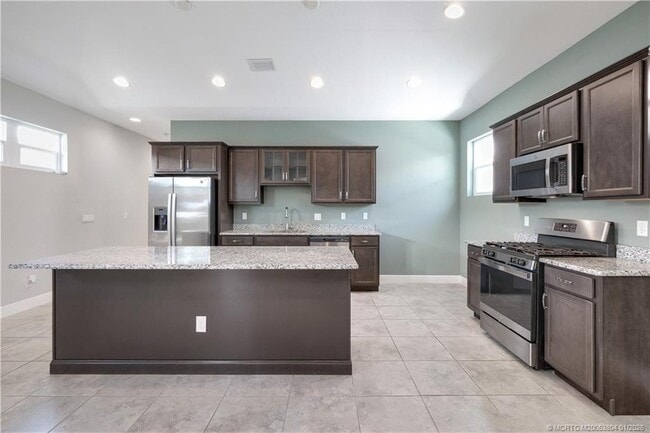 Photo - 4982 SE Railway Ave