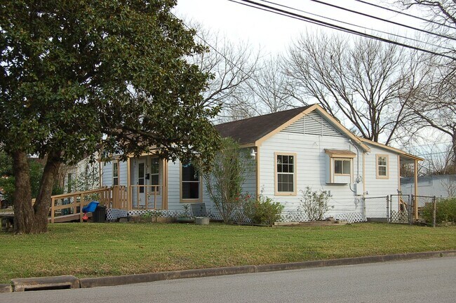 Photo - 7304 Kinney St