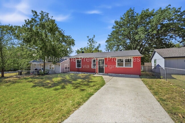 Photo - 1006 W Texas St