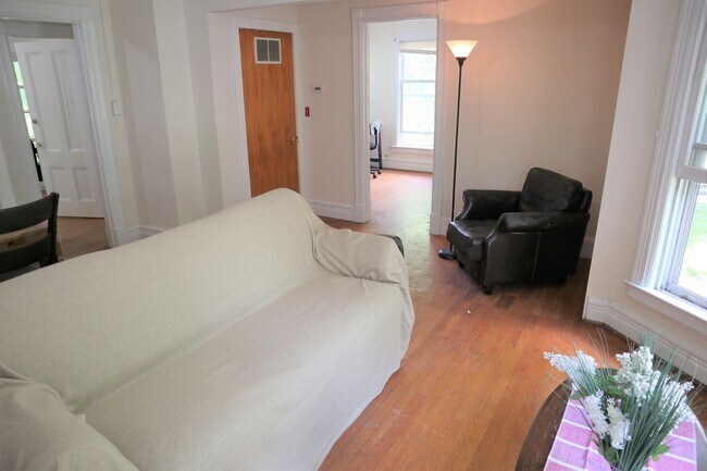 Photo - 502 S Aurora St Unidad 2