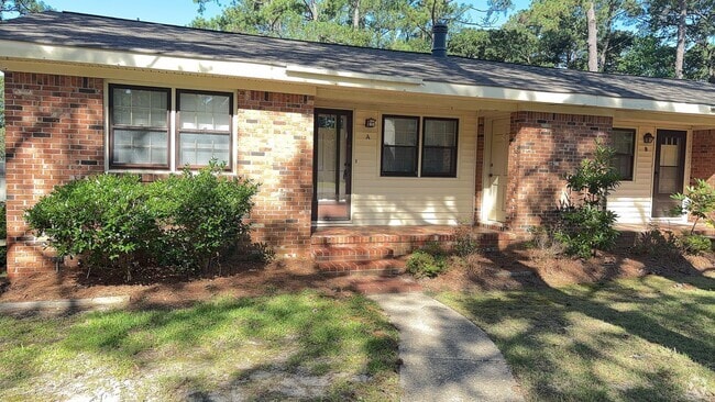 Building Photo - Available Now! Rental