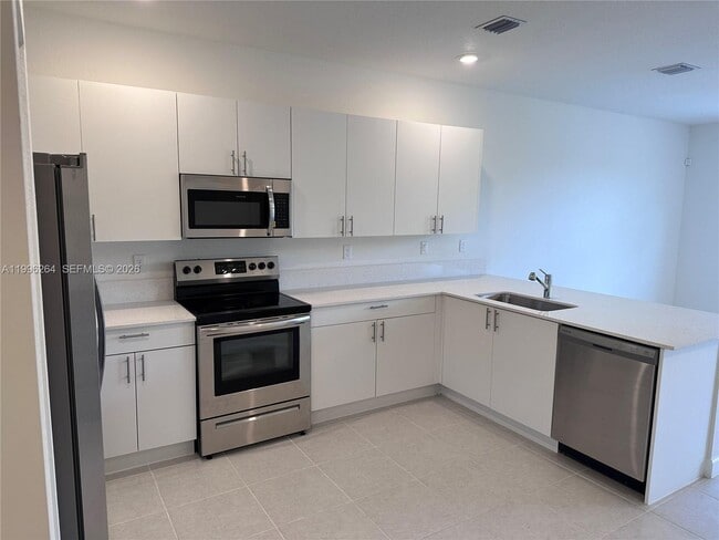 Photo - 2671 SE 10th St