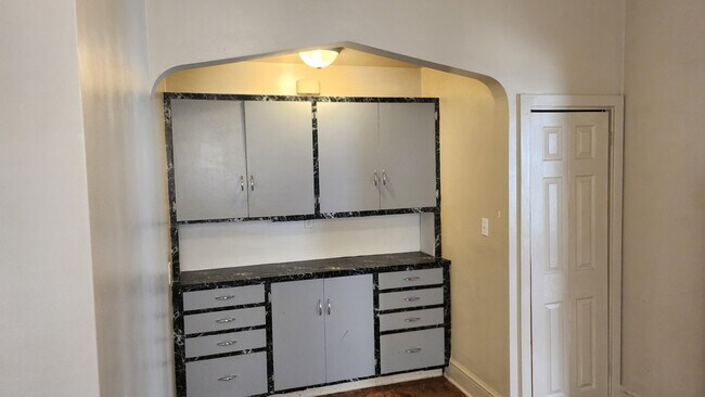 31 N Main St Unit 1
