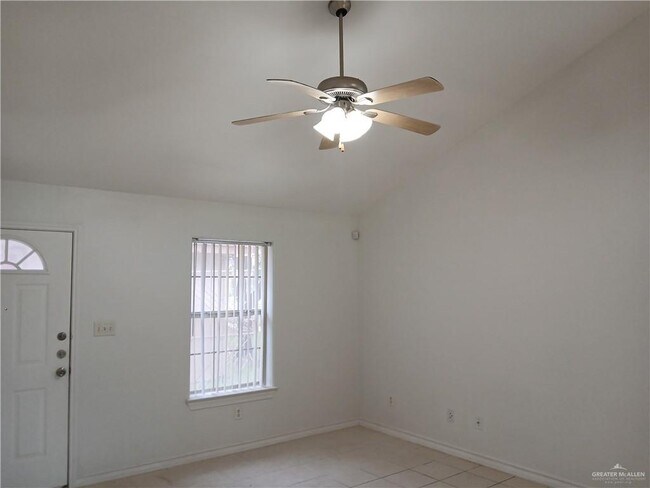 Photo - 9 Bahamas Dr