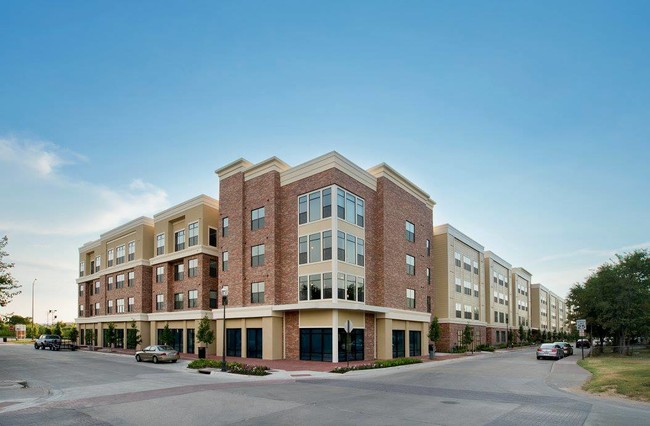 Domain at Northgate - Domain at Northgate Apartments