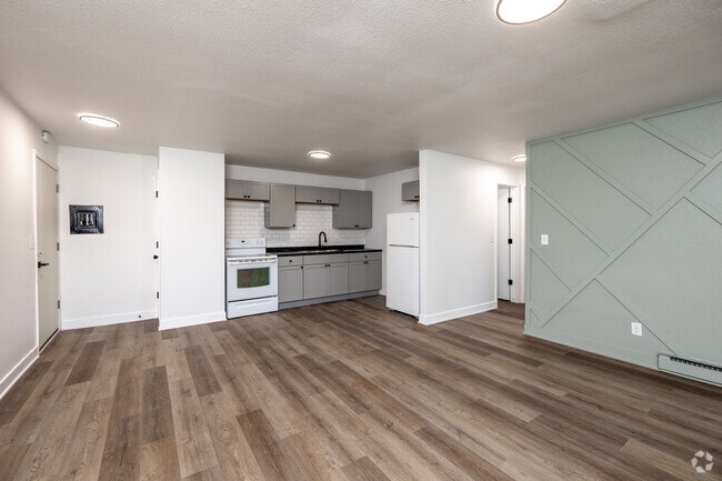 2BR, 1BA - 825 SF - Living Room