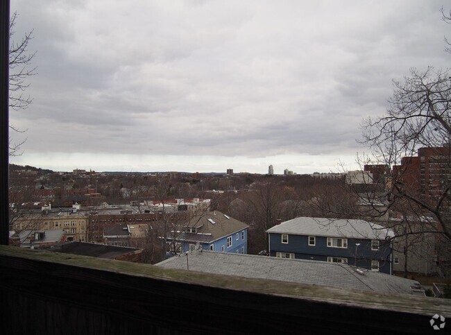 Building Photo - Large 7 Bed in Mission Hill Rental