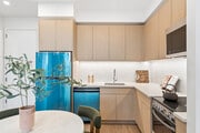 2BR, 2BA - 650SF - Kitchen