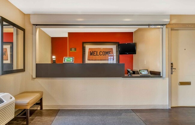 Furnished Studio-Detroit - Ann Arbor - University South
