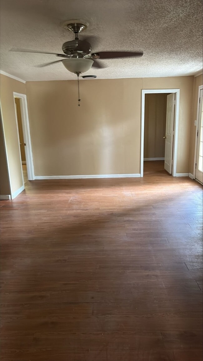 Photo - 4723 Eppes St